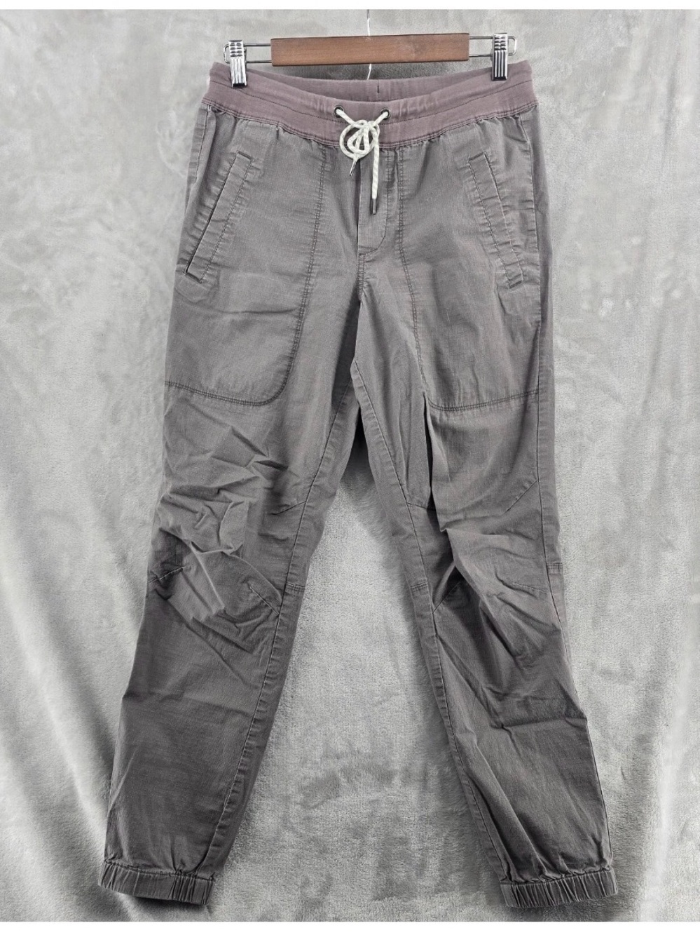 Vuori Men's Gray Drawstring Jogger Pants